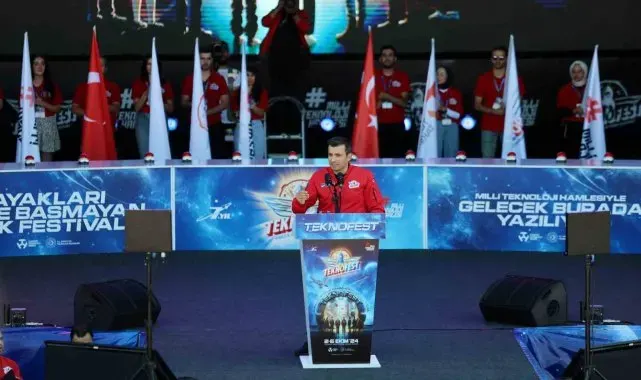 Selçuk Bayraktar: "Eski dünya ölüyor"
