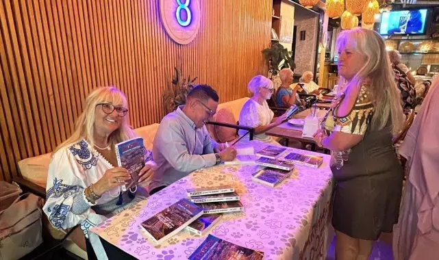 İngiliz yazardan, Marmaris'te can dostlara anlamlı bağış