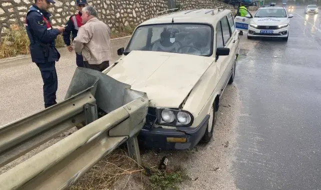Bilecik'te kontrolden çıkarak bariyere çarpması sonucu 1 kişi yaralandı