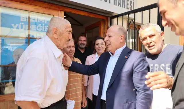 Belediye başkanı ve kaymakam yaşlılarla bir araya geldi