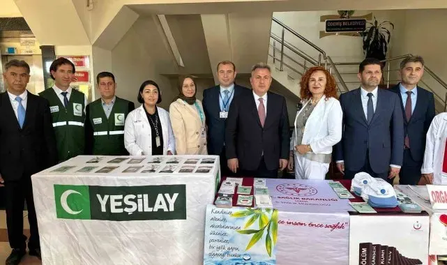 İzmir Yeşilay'dan, muhtarlarla 'bağımlılıkla mücadele' dayanışması