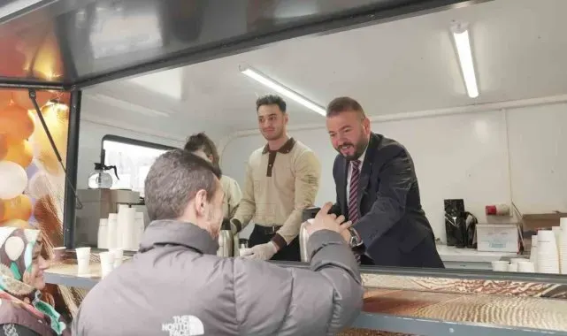 Arnavutköy'de Dünya Kahve Günü'nde binlerce kahve vatandaşa ikram edildi