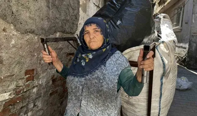 Diyarbakır'da 65 yaşındaki kadın, 20 yıldır çöp toplayarak geçimini sağlıyor