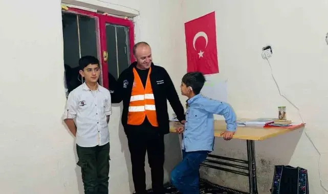 Gürpınar'daki işitme engelli kardeşler sevindirildi