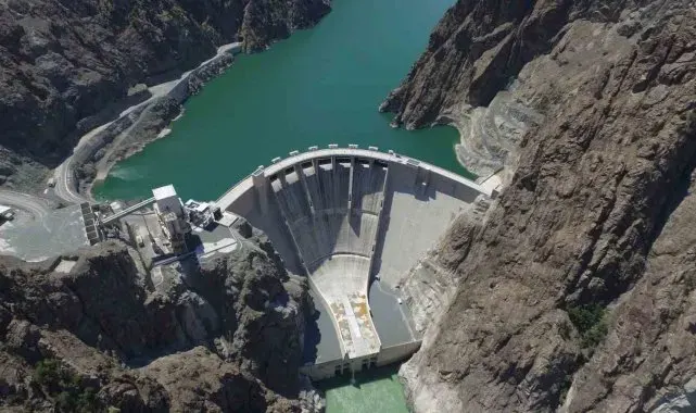 Artvin'de Çoruh Nehri'ndeki 4 barajdan Türkiye ekonomisine 129 milyar TL'lik katkı