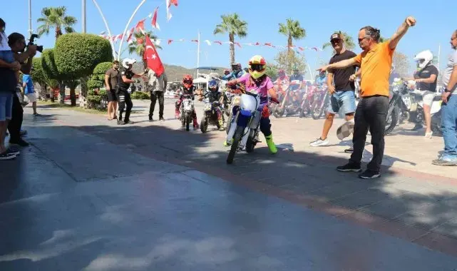 Fethiye'de Süper Enduro Şampiyonası, magazin startıyla başladı