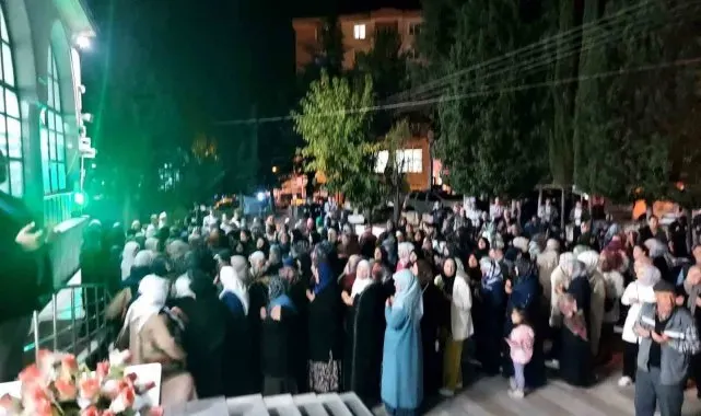 Gediz'de umreciler dualarla uğurlandı
