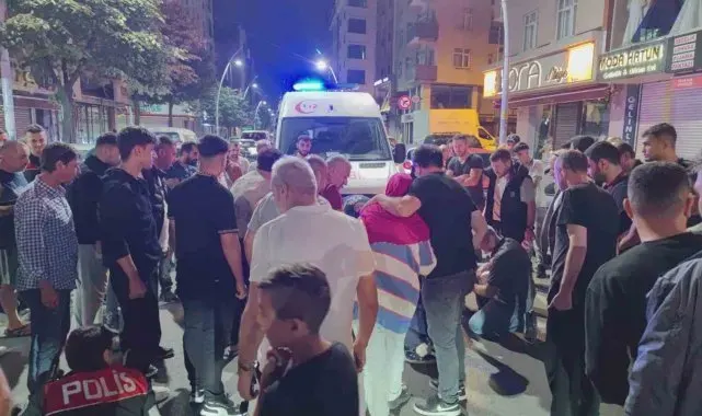 Sultangazi'de feci kaza 2'si polis 4 kişi yaralandı