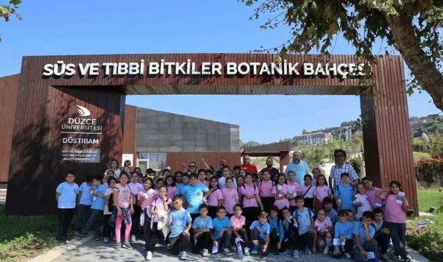 Öğrenciler botanik bahçesini gezdi bitkileri tanıdı