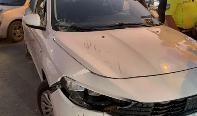 Otomobil ile elektrikli bisiklet çarpıştı: 1'i çocuk 2 yaralı