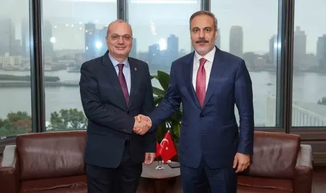 Dışişleri Bakanı Fidan, Arnavut mevkidaşı Hasani ile görüştü