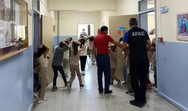 Çağlayan İlkokulunda deprem tatbikatı yapıldı