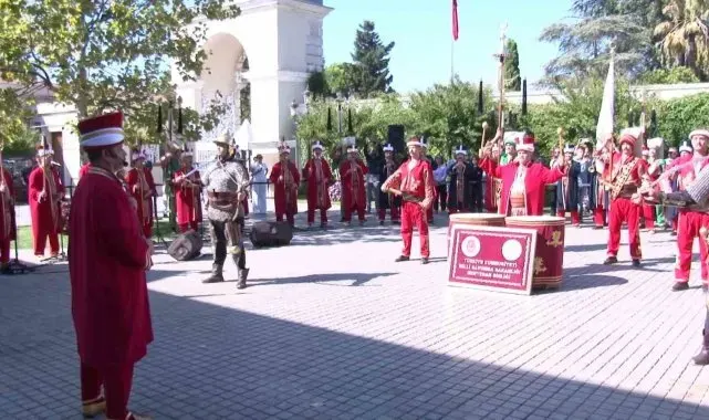 Mehteran Birliği 2024 yılının son gösterisini Yıldız Sarayı'nda gerçekleştirdi