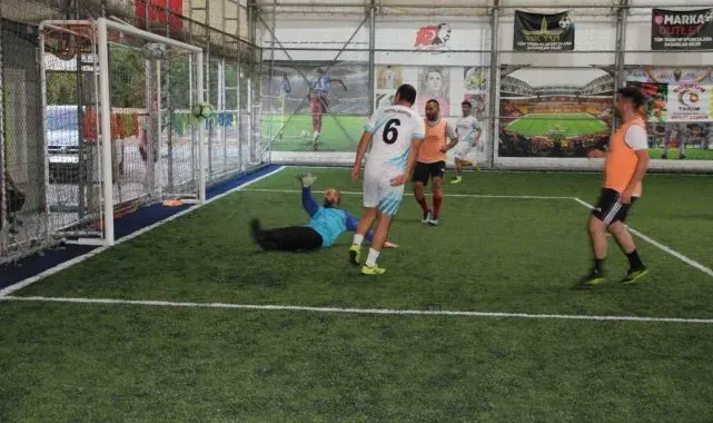 Dörtyol'da 'Altın Mandarin Hasat Futbol' turnuvası başlatıldı