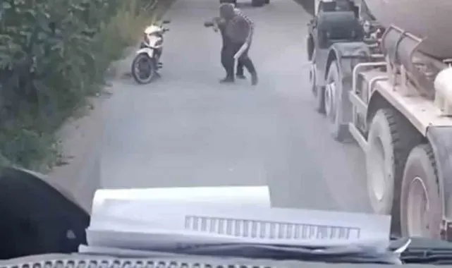 Bursa'da iki sürücünün yol kavgası kamerada