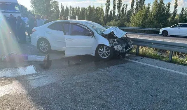 Çorum'da otomobil ile traktör çarpıştı: 4 yaralı