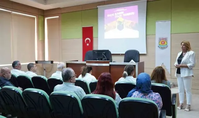 Tarsus'ta belediye meclis üyeleri 'kadına yönelik şiddet' konusunda bilgilendirildi
