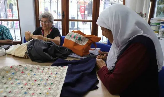 100 Yaş Evi'nde "Geri Dönüşüm" Atölyesi ile eskiler yenilenerek değerleniyor