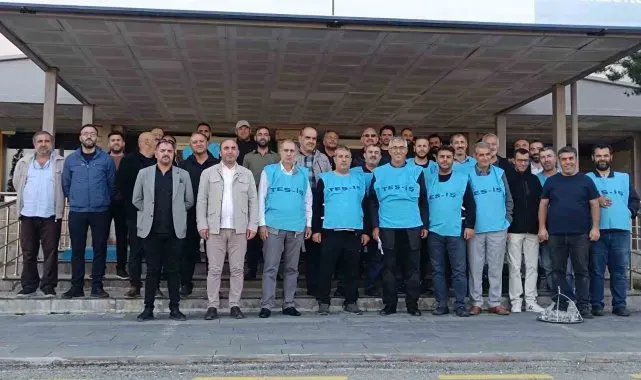 Oturma eylemi düzenlediler