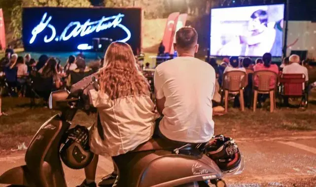 Manavgat'ta açık hava sineması keyfi