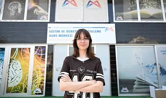 Mersin Büyükşehir Belediyesinin Kurs Merkezi ile önce liseyi ardından üniversiteyi kazandı
