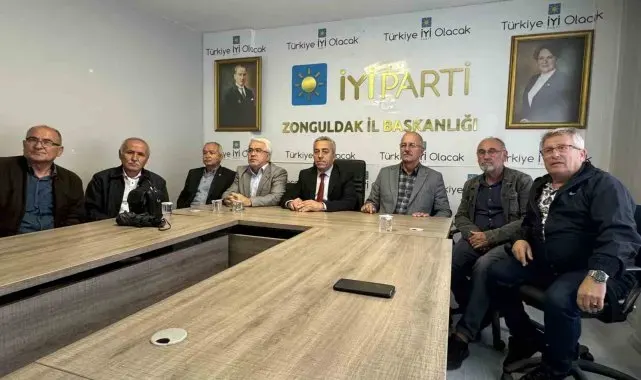 İYİ Parti'de il başkanı ve 7 yönetim kurulu üyesi görevinden istifa etti
