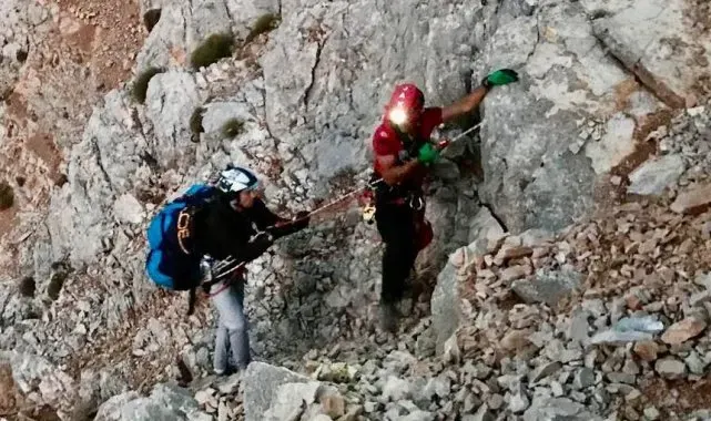 Babadağ'da mahsur kalan paraşütçü kurtarıldı