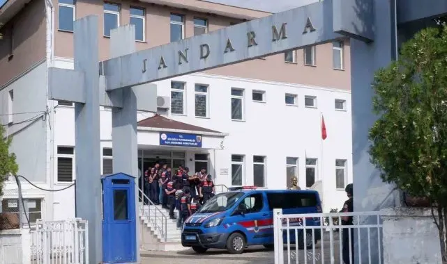 Babasını parçalayıp cesedini ormanda yakan şahıs arama çalışmalarına katılmış