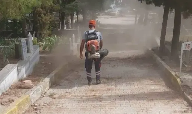 Körfez'de mezarlık bakımları devam ediyor