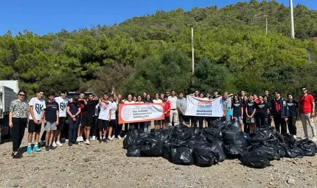 Marmaris Belediyesi ve öğrencilerden çevre temizliği