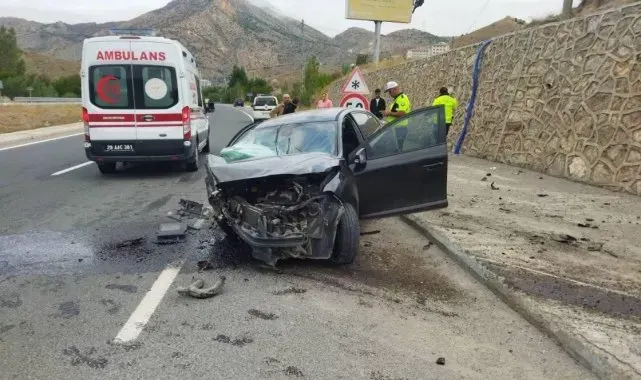 Gümüşhane'de trafik kazası: 3 yaralı