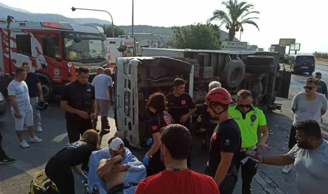 Alanya'da otomobille çarpışan kamyon devrildi: 1 ağır yaralı