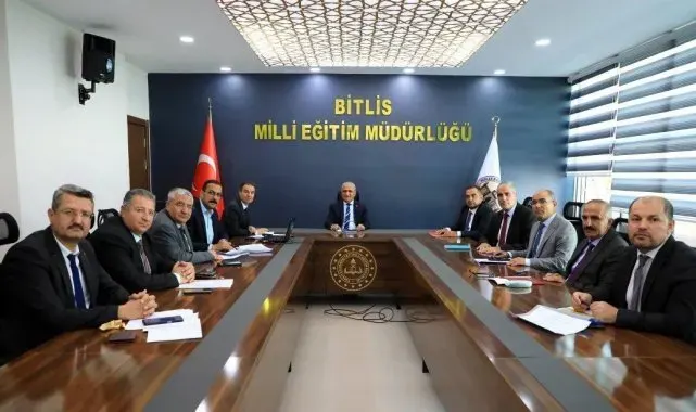 Bitlis'te "Akademik Başarıların İzlenmesi ve Değerlendirilmesi" toplantısı yapıldı