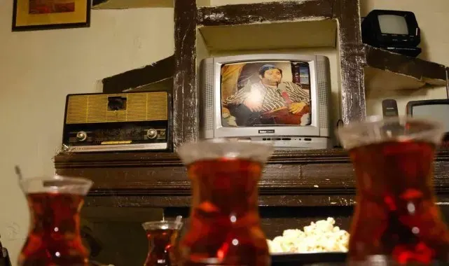 Tarih kokan kültür evinde vatandaşlar nostaljiye doyuyor