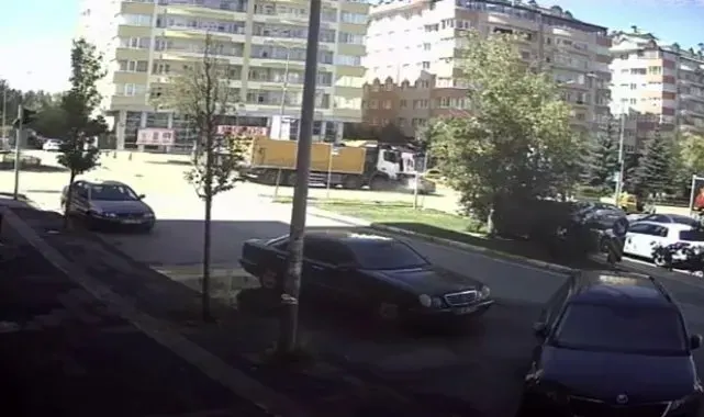 Erzurum'da trafik kazasında yürekler ağza geldi