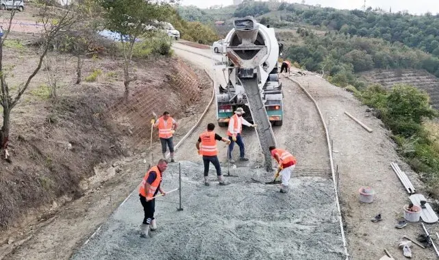 Sandıkçı: "İlçemize güvenli ve konforlu yollar kazandırıyoruz"