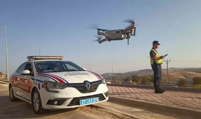 Gaziantep'te jandarmadan drone destekli trafik denetimi