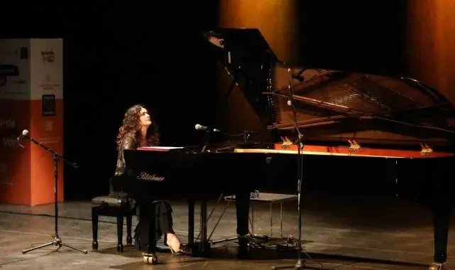 Ünlü Piyanist Anjelika Akbar GAÜN'de sahne aldı