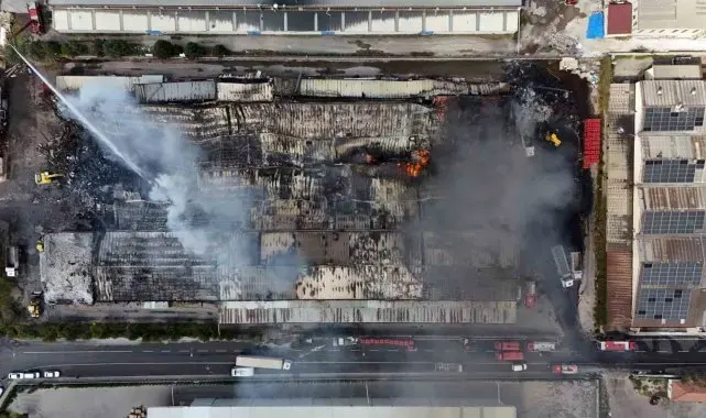 Kayseri'deki fabrika yangınında soğutma çalışması sürüyor