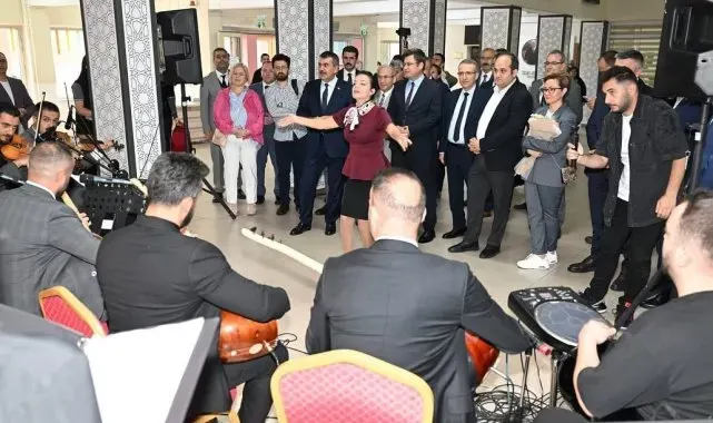 Milli Eğitim Bakanı Tekin Erzurum'da
