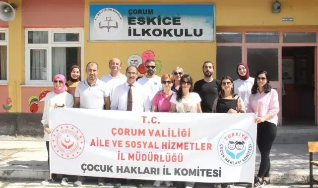 Farkındalık oluşturmak için okul duvarlarını boyadılar