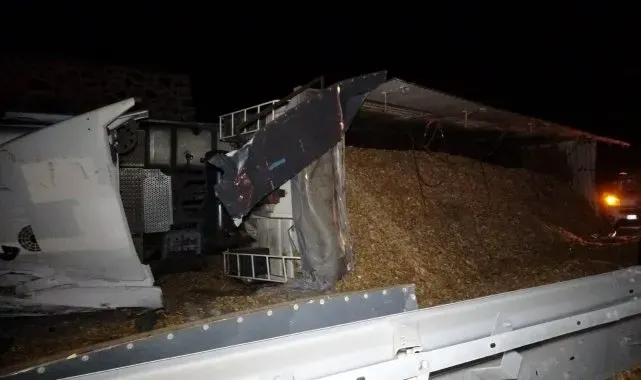 Çanakkale'de feci kaza: Tır sürücüsü hayatını kaybetti