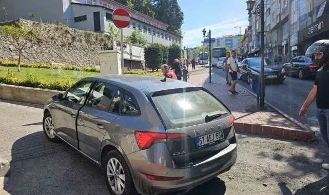 Ters yöne giren araç, motosikletle çarpıştı