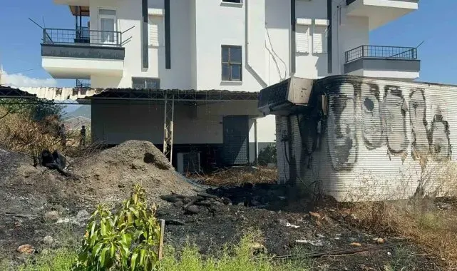 Bahçe temizliği için yakılan ateş konteyneri küle çevirdi