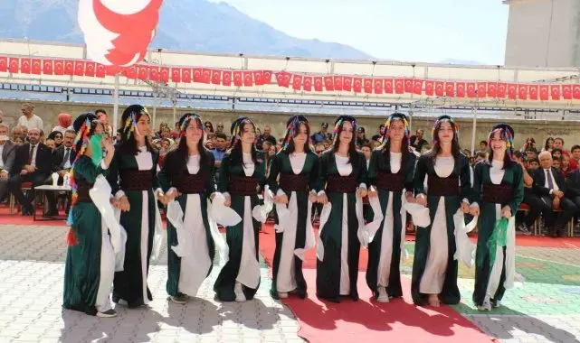 Hakkari'de İlköğretim Haftası coşkuyla kutlandı