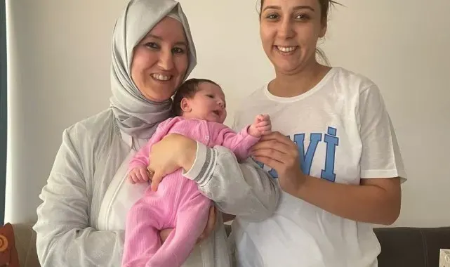 Yeni doğan bebekler hediyelerini Erenler Belediyesi'nden alıyor