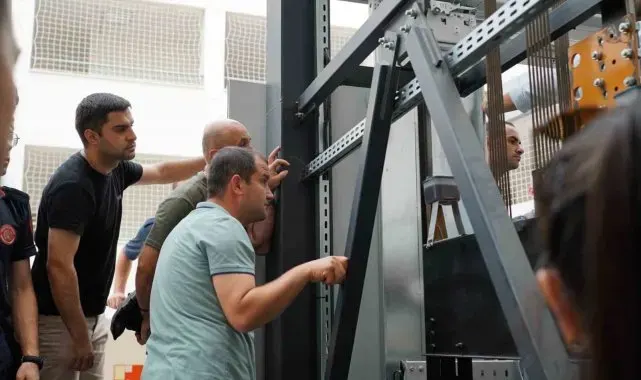 İtfaiyelere asansörde mahsur kalmaya müdahale eğitimi