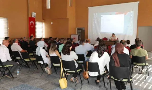 Elazığ'da yeni üretim planı ve desteklemeler üreticilere anlatıldı