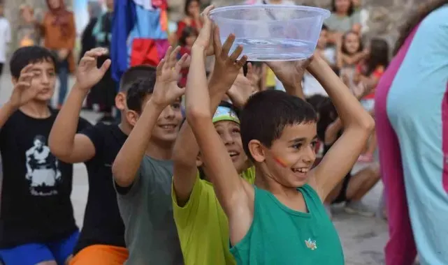 Onbeş mahallede 15 bin çocuk sokak oyunlarında buluştu