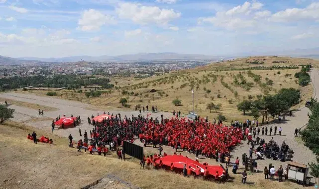"Aşk-ı Vatan" ile okulla tanıştılar